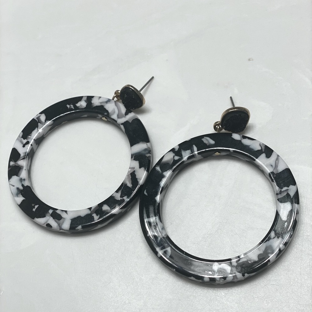 Circle earrings